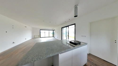 Casa En Venta, Barrio Privado El Rebenque, Canning
