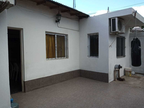 Imagen 5 de 14 de Casa - Lote Propio -4 Amb. Quincho.parrilla -.mucho Espacio