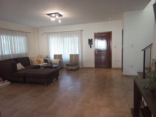 Hermosa Y Moderna Casa En Venta, Marcos Paz