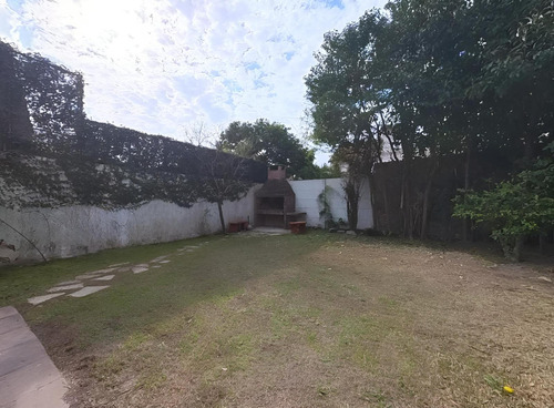 Casa En Venta De 3 Dormitorios - Garage - Jardin - En Barrio Parque Cornelio Saavedra