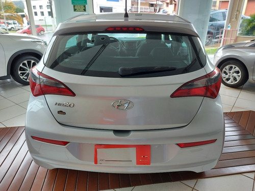 Imagem 8 de 14 de Hyundai Hb20 1.0 Confort Plus 2019, Prata, Único Dono