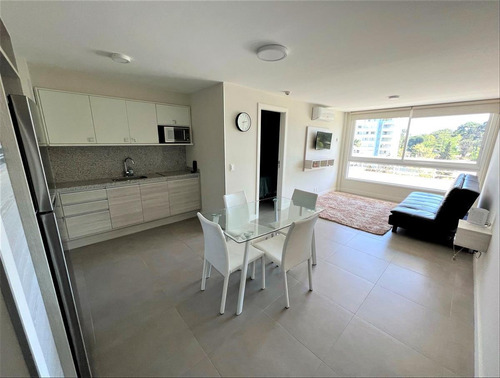 Imagen 2 de 14 de Vendo Apartamento Un Dormitorio Punta Del Este - Greenlife Cw188555