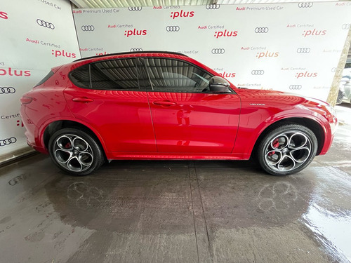 Alfa Romeo Stelvio 2.0L L4 Turbo Veloce Awd