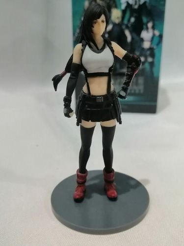 Tifa Lockhart Figura Final Fantasy Vii Remake Tranding Arts (Usado)
