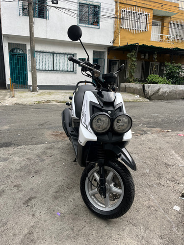 Bwis X 125 Modelo 2016 Blanca