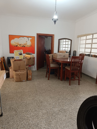 La Floresta, Casa Para Remodelación N Su Totalidad O Demoler Y Construir Una Nueva, Ya Que Tiene Excelente Terreno