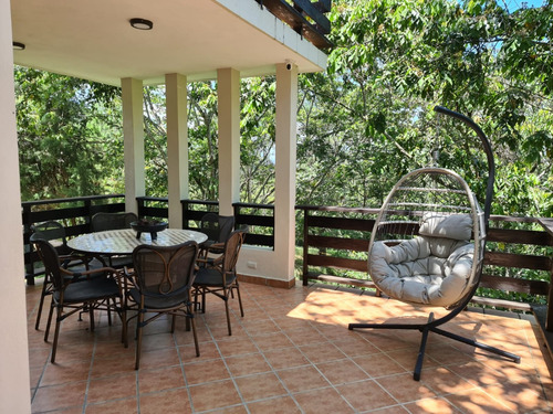 Villa Unifamiliar En Venta En Jarabacoa