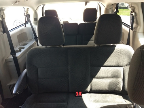 Imagen 11 de 15 de Dodge Grand Caravan 2017 3.7 Se At