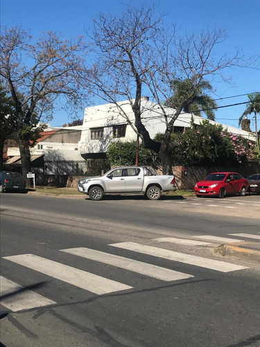 Imagen 4 de 4 de Local Sobre Eva Peron En Esquina De 400mts2 En Fisherton