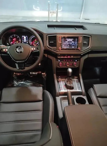 Imagen 8 de 25 de Volkswagen Amarok V6 Black Style Leasing 100% Financiado
