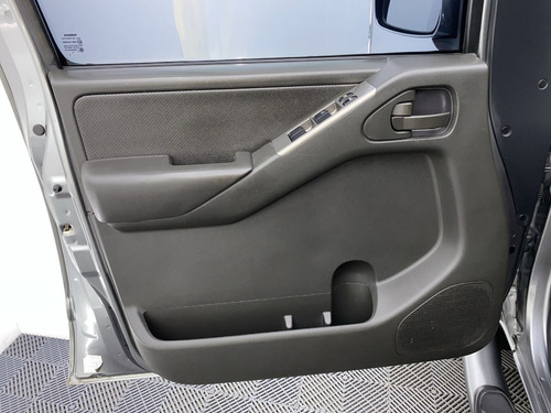 Imagen 14 de 25 de Nissan Navara High Lujo Le 2.5 Turbo