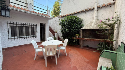 Casa Planta Baja De 2 Ó 3 Dormitorios Y Patio