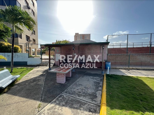 Remax Vende Hermoso Duplex En Planta Baja De 110 Mts2 Amoblado Con Un Ambiente Fresco, Cómodo, Amplio Y Acogedor. Cayo Mar En Tucacas.