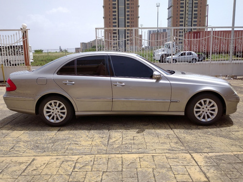 Imagen 6 de 14 de Mercedes Benz E280 Elegance - Secuencial