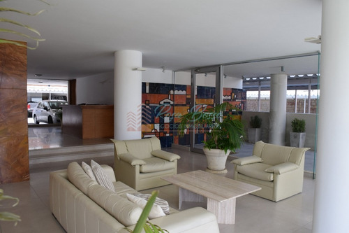 Departamento Piso Alto, Torre De Muy Buena Construcción - Ref: 240