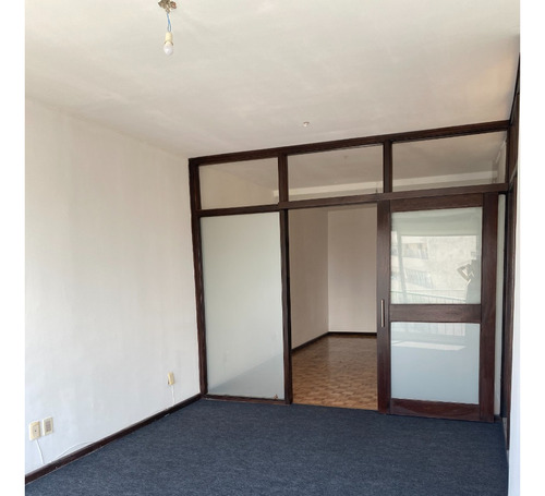 Venta Impecable Oficina Centro