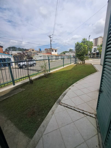 Local Comercial En Venta O Alquiler Ubicado En Cdn Las Quintas Naguanagua