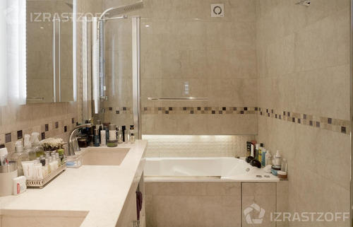 Imagen 11 de 15 de Tres Suites Con Cochera Y Piscina.