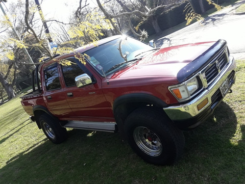 Toyota Hilux 2.4 Sr5