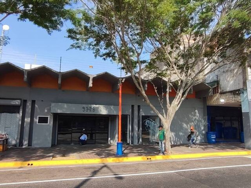 Local Comercial En Alquiler De Esquina En La Av Las Ferias Muy Cerca De La Av. Lara De 1.200 M2, Ideal Para Concecionario De Motos, Vehiculo, Muebleria, Ferreteria, Supermercados, Etc. Rp.