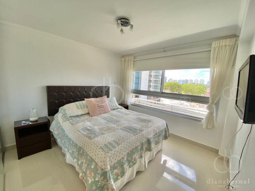 Imagen 10 de 17 de Venta De Apartamento De 2 Dormitorios En Miami Boulevard Punta Del Este