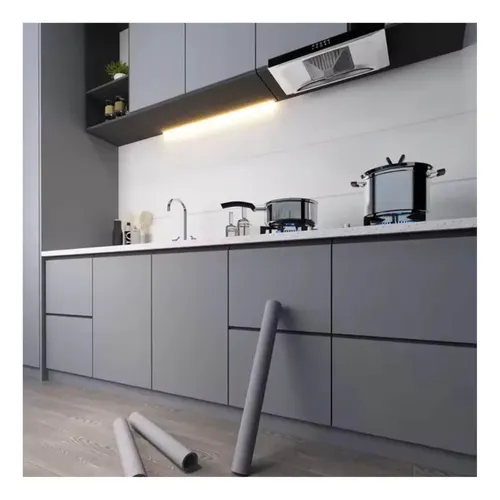 Rolo de papel adesivo com aparência de inox escovado