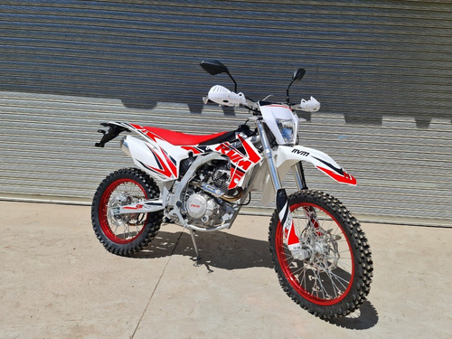 Imagen 2 de 10 de Rvm Cz 250 T
