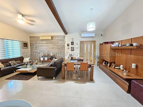 Se Vende Casa Quinta San Jacinto Maracay 24-10972 Ec
