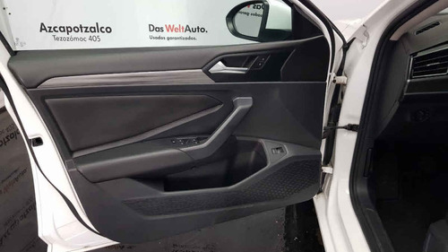 Imagen 14 de 15 de Volkswagen Jetta 2019 4p Comfortline L4/1.4/t Man