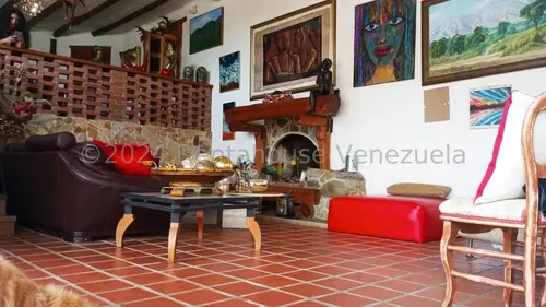 Bellisima Propiedad, Casa Estilo Colonial En Venta Ubicada En Oripoto 24-27451