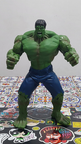 Figura Articulada Increible Hulk De 26 Cm (Usado)