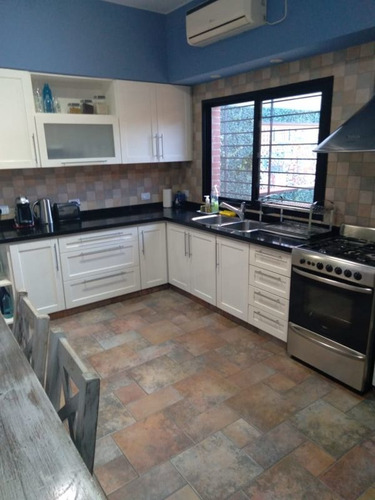 Imagen 6 de 17 de Casa En Venta En Villa Luzuriaga