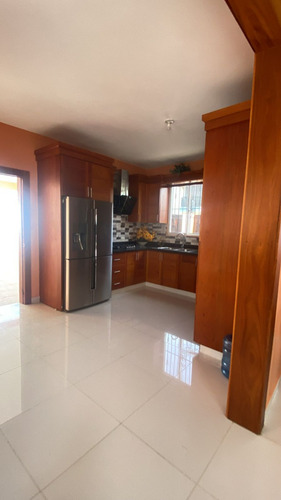 Vendo Preciosa Casa En Tamboril En La Urbanización República De Israel En Santiago, República Dominicana