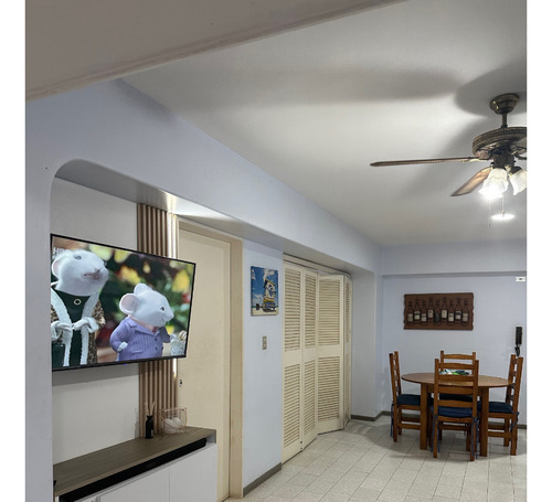 Apartamento Vacacional En La Guaira Con Piscina Frente A La Playa