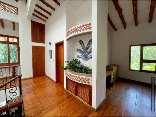 Josseyris Jimenez Vende Casa En Hato Royal