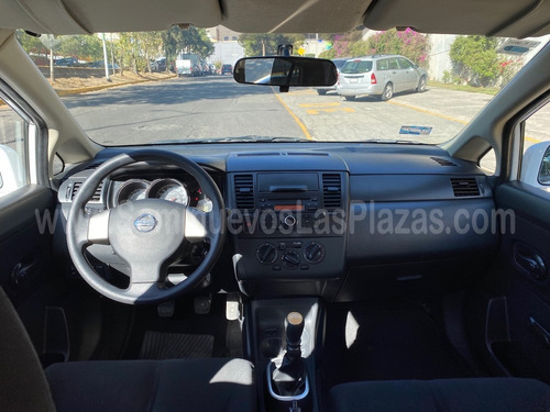 Imagen 10 de 15 de Nissan Tiida 2016 Sense Estandar Clima Excelente Estado