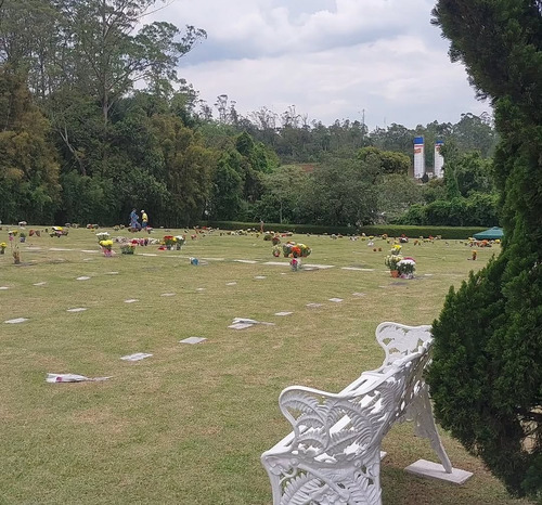Jazigo Simples Padrão Com 3 Gavetas + Ossário. Cemitério Parque Dos Girassóis Parelheiros.
