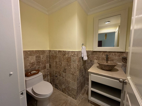 Venta Apartamento En Primera Linea De Playa Cap Cana, Punta Cana.