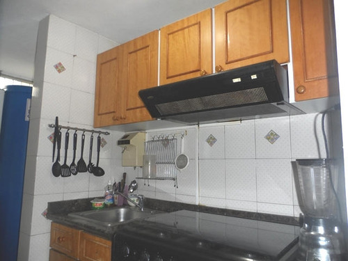 Venta De Amplio Apartamento En Los Ruices / Gc