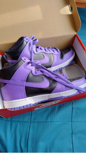 Zapatilla Nike Dunk High Retro Bttys Purple 