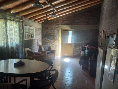 Casa En Venta - 2 Dormitorios 1 Baño - 4.500mts2 - Luján De Cuyo
