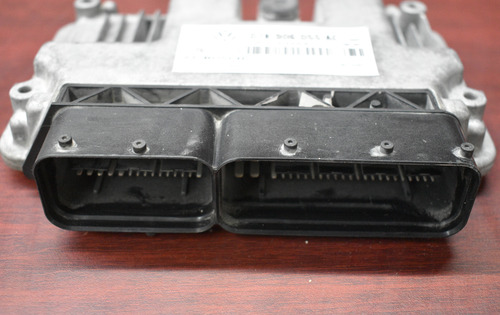 Computadora De Motor Bora 2.5l 07k906055ac (Usado)