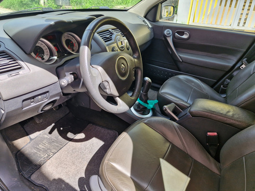 Renault MéGane Gratour 1.6 Dynamique Hi-flex 5p
