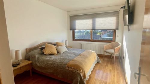 Casa En Venta De 5 Dorm. En Concón