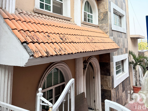 Venta Casa 6 Ambientes Agustín Lara