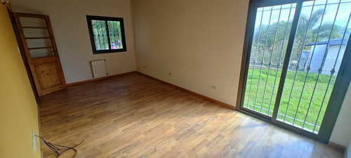 B&s Group / Vende Hermosa Casa Con Vista Al Lago Y 3 Dormitorios