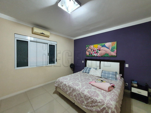 Imagem 13 de 15 de Casa A Venda Com 4 Quartos No Bairro Coloninha Em Florianopolis - V-82781