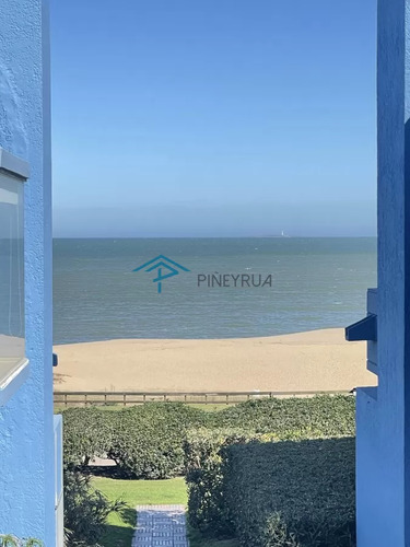 Apartamento En Venta En Manantiales A Pasos De Playa Bikini 2 Dorm