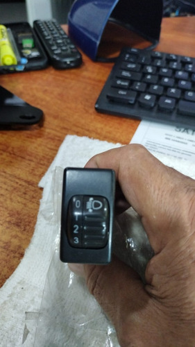 Boton Swishe Luz Tacometro Cluster Luv D-max (Usado)