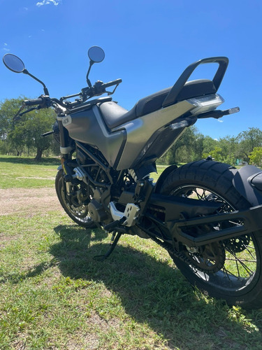 Imagen 3 de 17 de Husqvarna Svartpilen